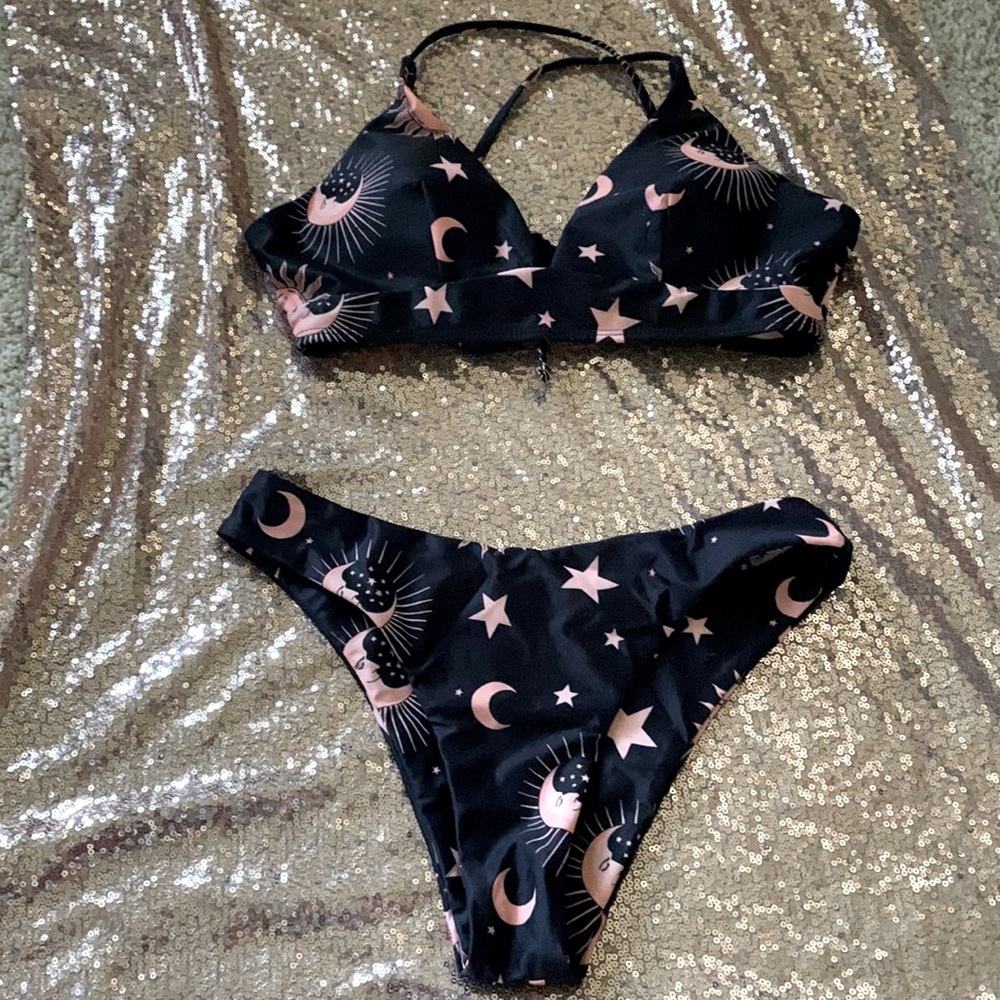 🎉🎉Host Pick 👙🎉🎉Cross Cross Sun and Moon Bathing Suit